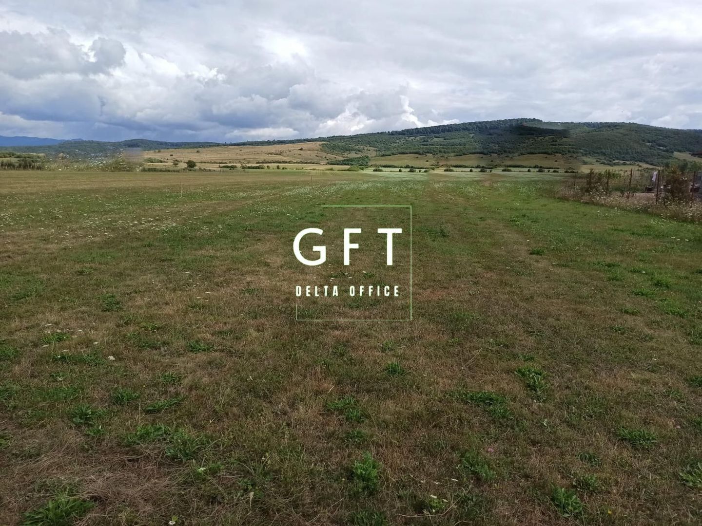 Teren intravilan 5217 mp cu utilitati-Parcelabil-ideal case-Livezile - Poză 3