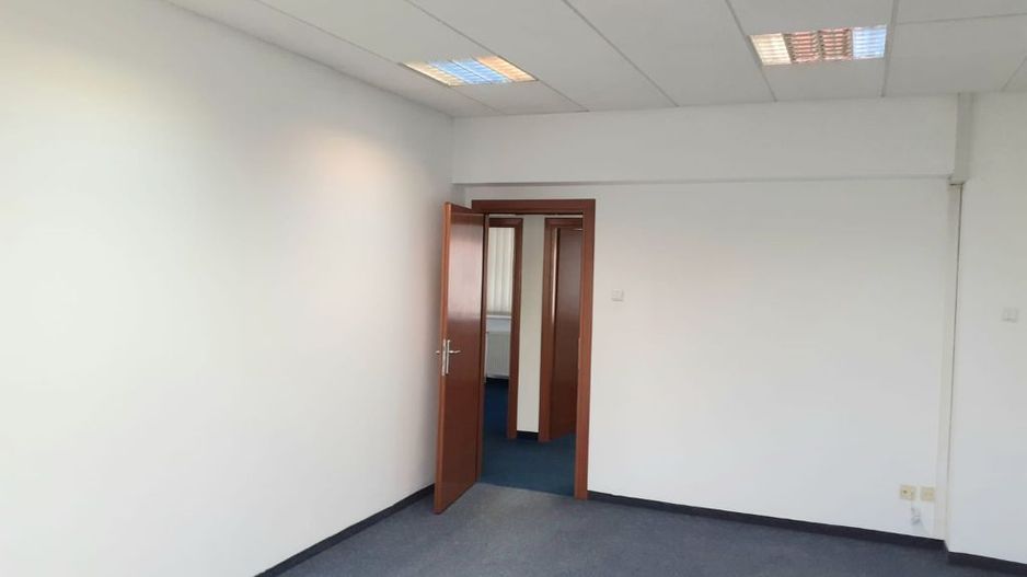 Spatiu birouri de inchiriat | Acces facil DN1 si Aeroportul H.Coanda - Poză 11