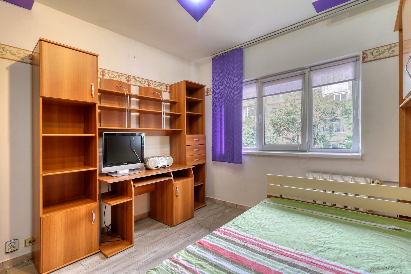 SUPER PRET-  Apartament 4 camere + boxa si parcare - Comision 0% - Poză 1