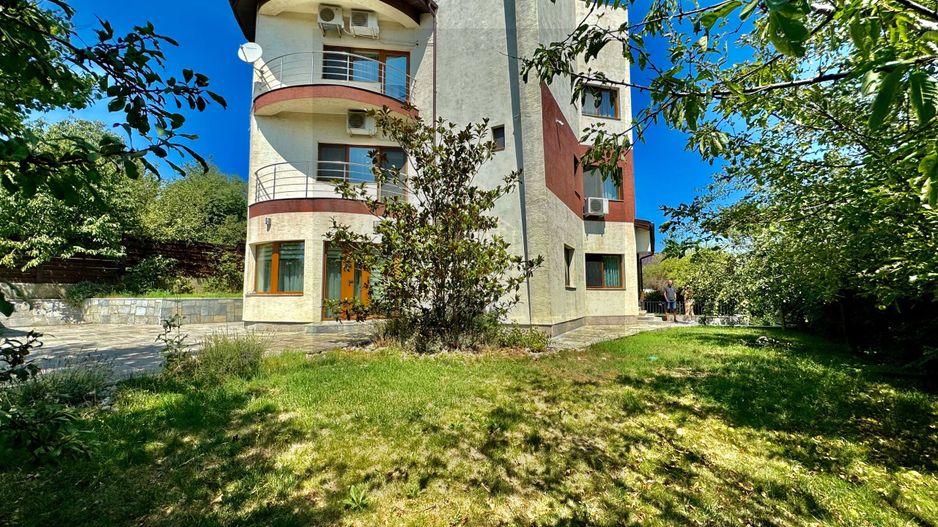 Vînzare Casă în 3 Nivele -Hlincea - 343 m.p. - Poză 2