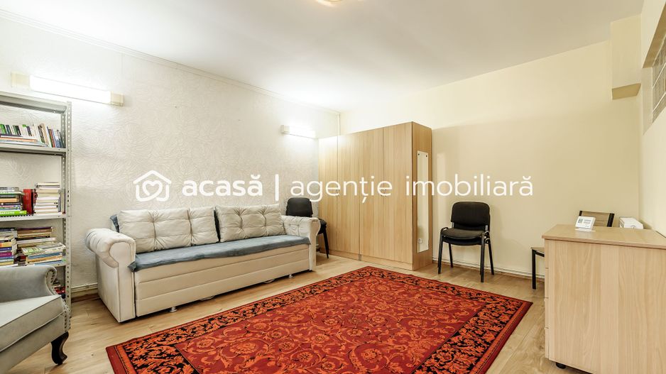 De închiriat apartament cu o cameră și curte interioară - Poză 2