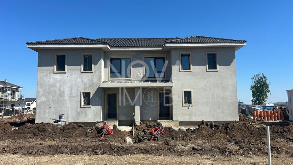 Casa tip duplex 5 camere, 215 mp gradina - Sura Mica - Poză 1