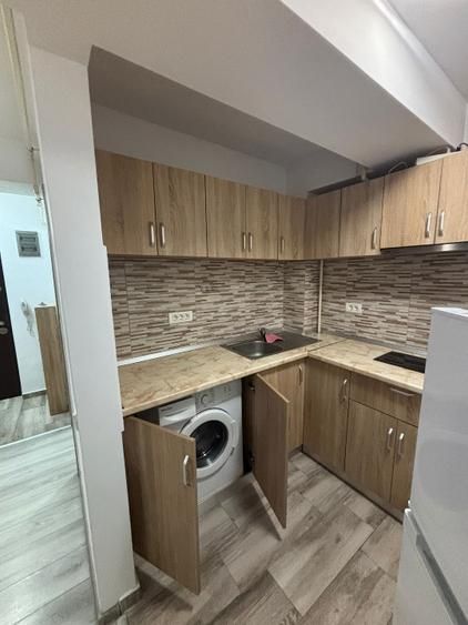 De inchiriat garsoniera , Liberty Centre - Poză 10