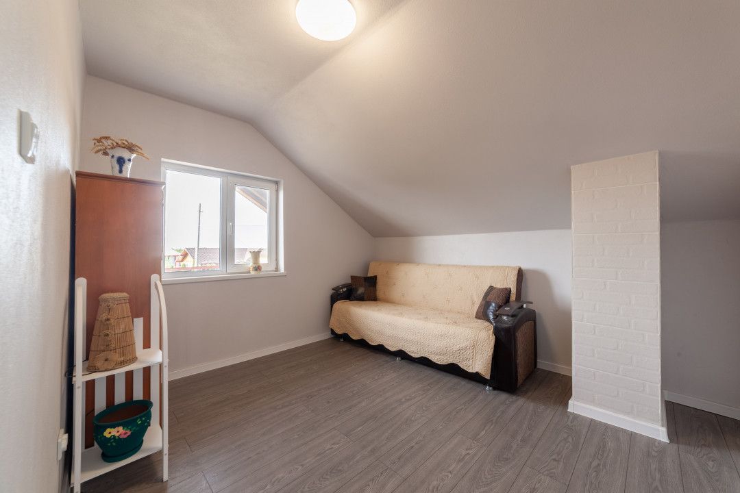Casa cu teren generos si gradina spectaculoasa – Comuna Cuca, Arges! - Poză 9