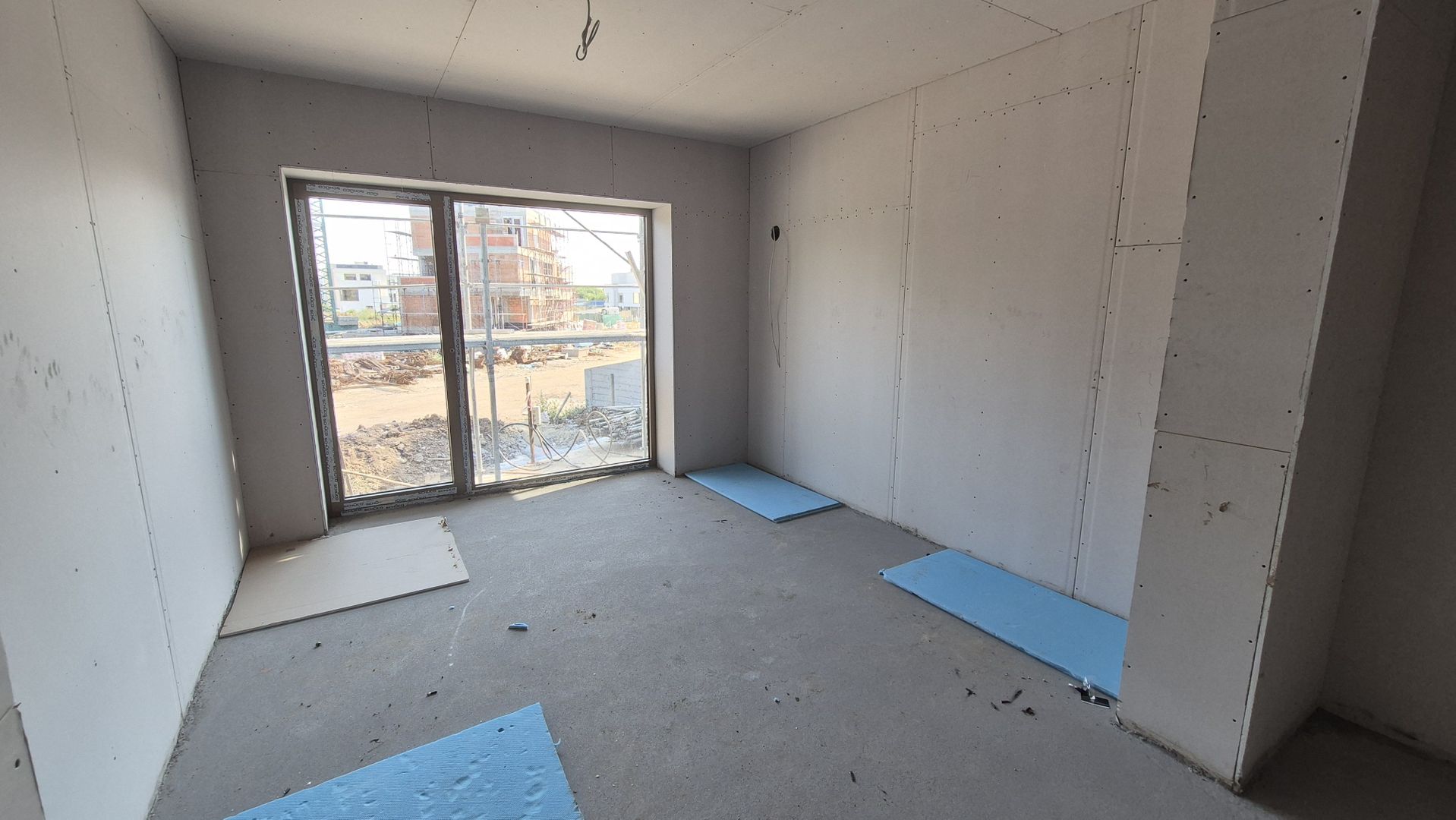 Apartament cu 5 camere 150.11 mp + curte proprie 241,17 mp - Green Lake - Poză 6