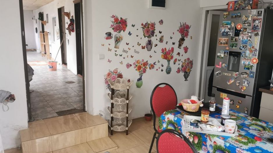 Casa de vanzare - comuna Pielesti - Poză 8