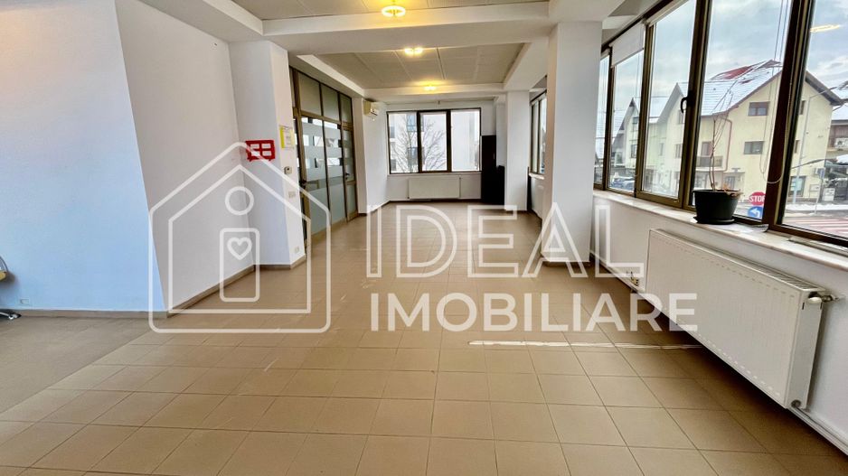 Spatiu de birouri/comercial de închiriat - Poză 1