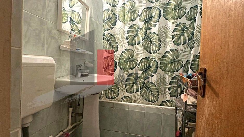 Ap.3 camere semidec. et. 6/10, piața Matei Ambrozie - Poză 3