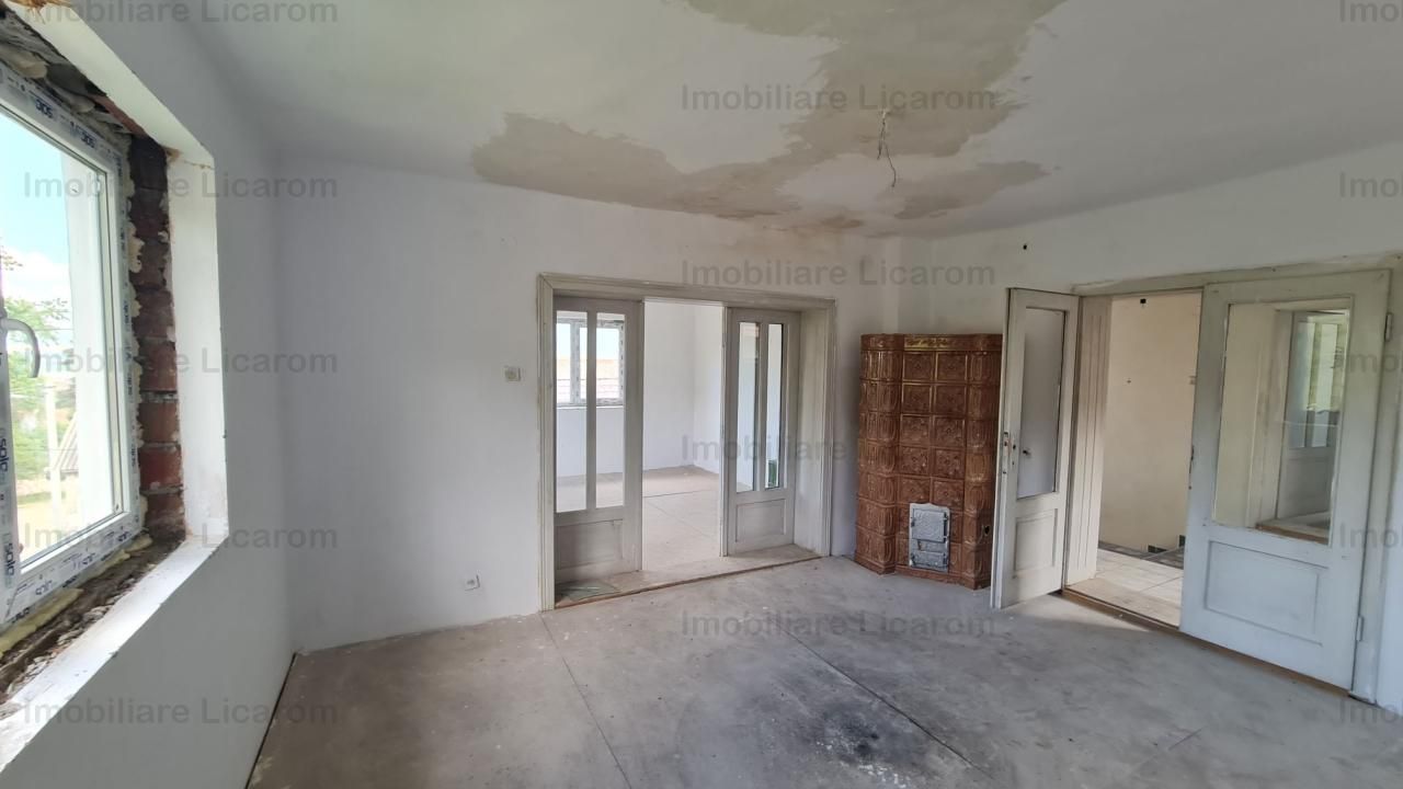 Vila P+E+Pod in Codlea zona cu aer curat,teren 1050 mp - Poză 2