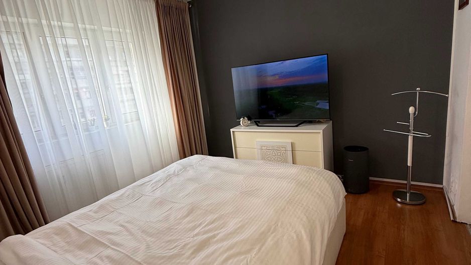 Vanzare apartament 2 camere in Titan-Buhusi, bloc 1978, mobilat, utilat, parcare - Poză 2