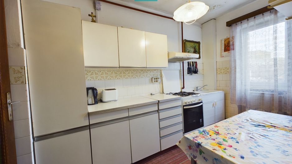 Apartament cu 3 camere în Podgoria - Poză 1