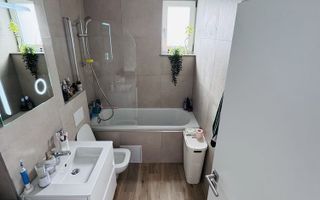 Apartament cu 3 camere, balcon de 9 mp, parcare și boxă de depozitare. - Poză 6