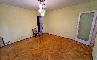 Etaj 2. Garaj in curtea interioara. La 400 m de Opera. Disponibil imediat - Poză 3