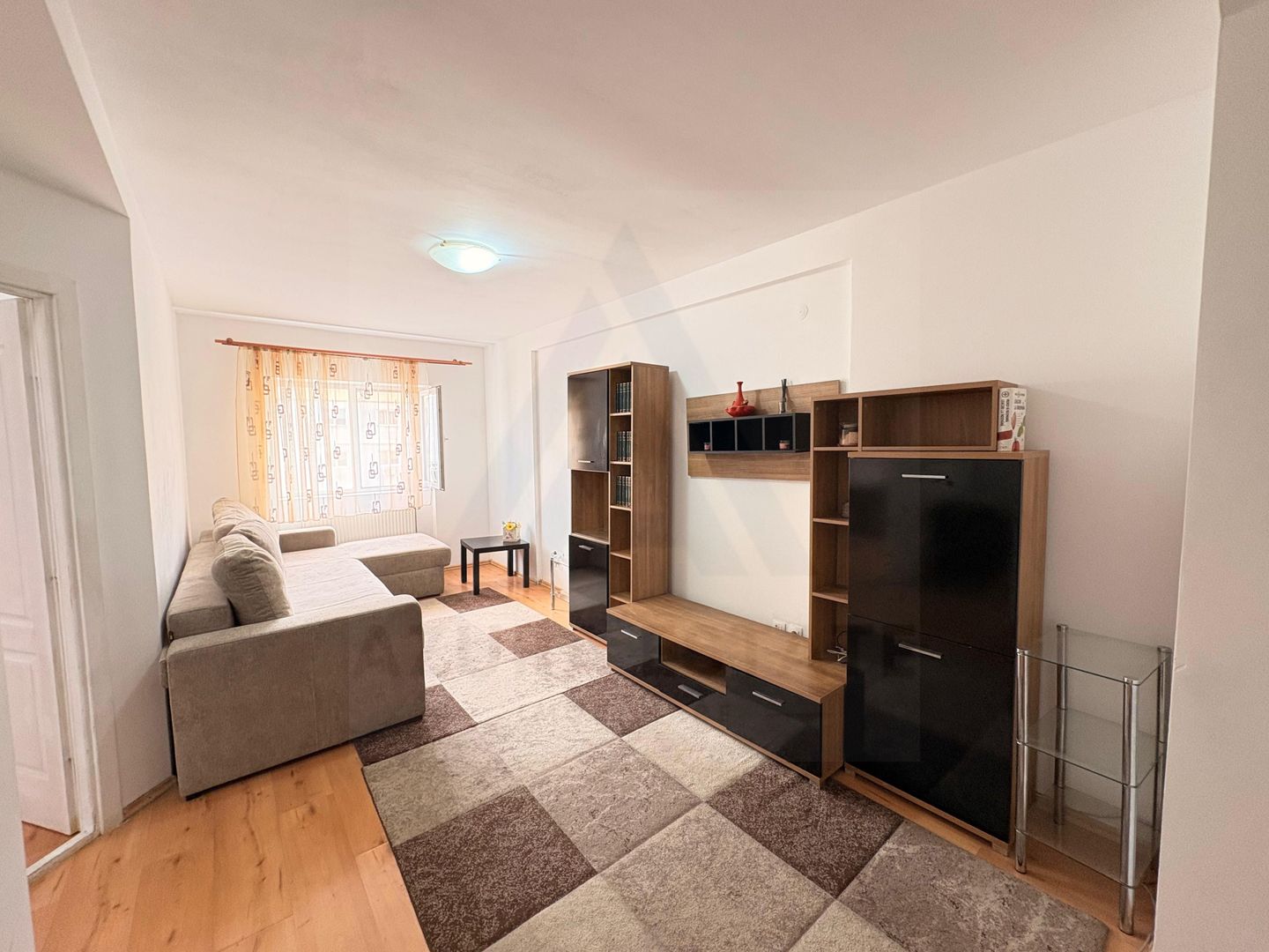 Apartament 2 camere 43 mp Etaj 3/6 cu lift in Opera Residence - Poză 2