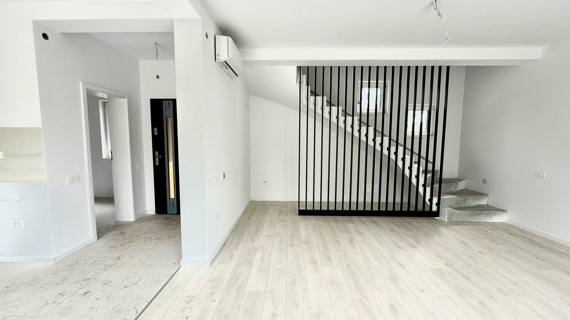 PROIECT DEOSEBIT - Poză 1