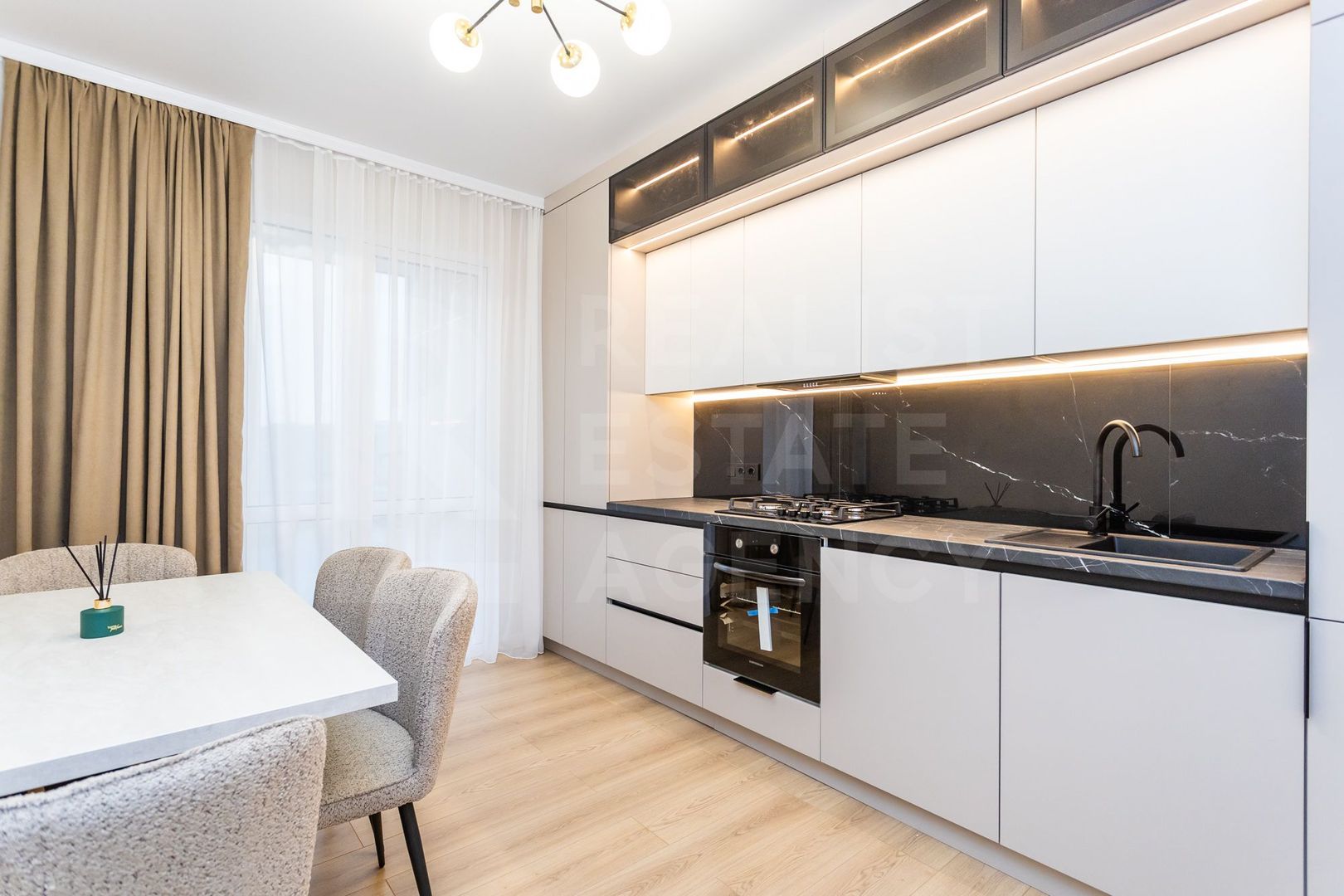 Vânzare, apartament, 2 camere, str. Nicolae Milescu Spătaru, Ciocana - Poză 2