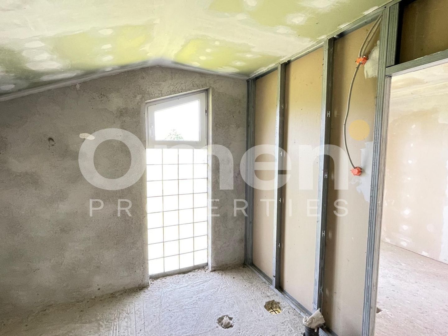 Casa de vânzare Tăuții-Măgherăuș de 370mp si 60 de ari teren - Poză 4