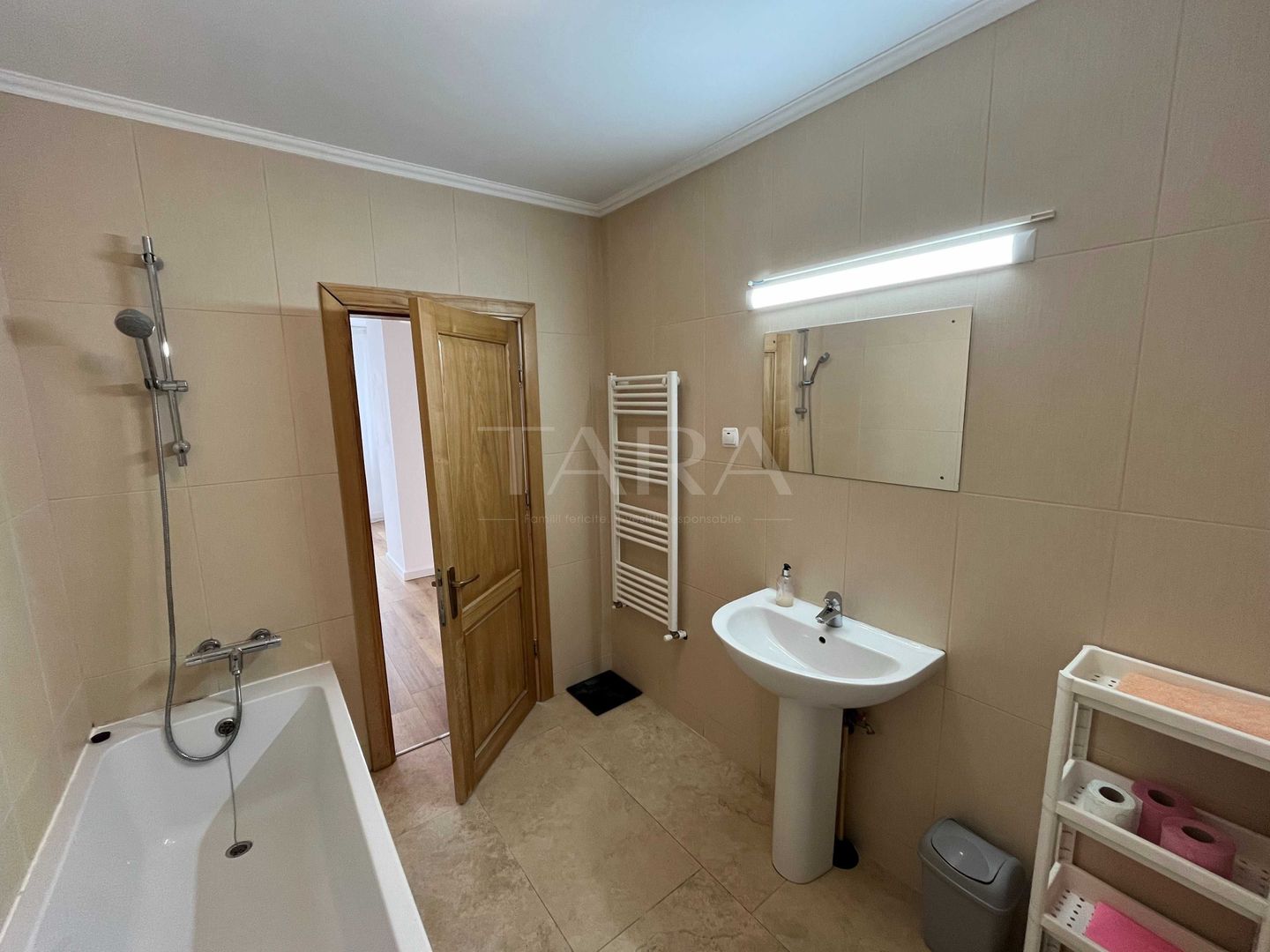 Penthouse cu terasă spațioasă și două parcări – zona BMW / Metro - Poză 6