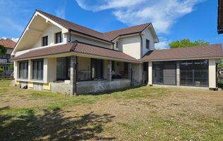 Casă nouă, impozantă,  6 camere, 1346 mp teren, Bărăbanț