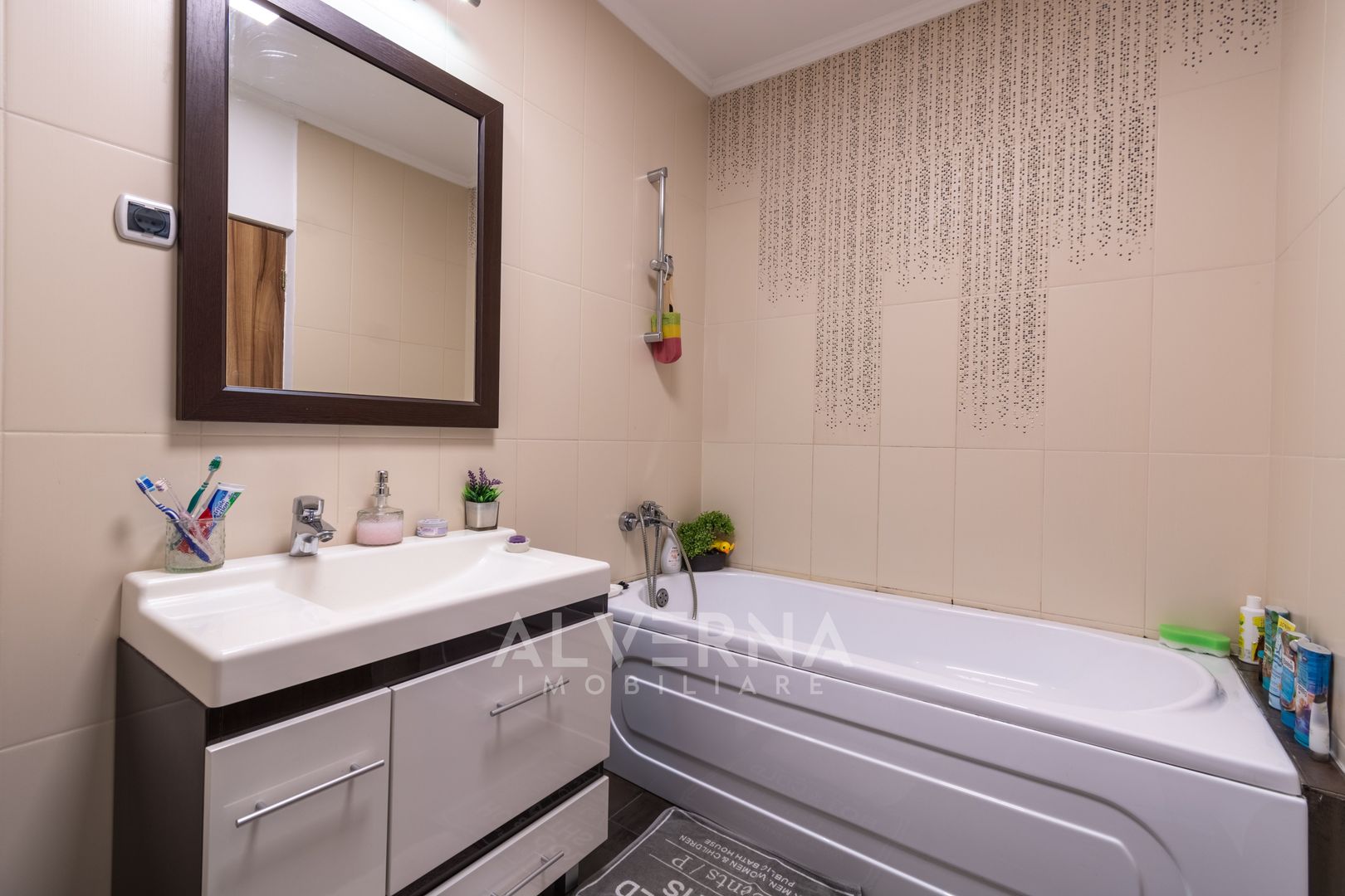 Apartament 3 camere | 68 mp | Modern | Gradina 49 mp | zona VIVO Metro - Poză 10