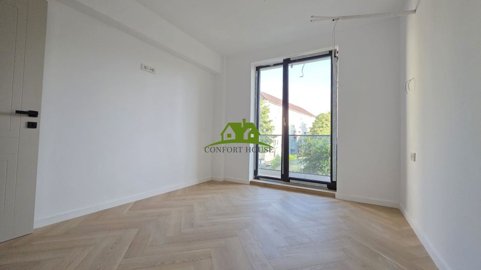 Ap.3 Camere la Etaj 1,Bloc 2026, cartier Traian-Cecilia Storck , Rm.VL - Poză 8