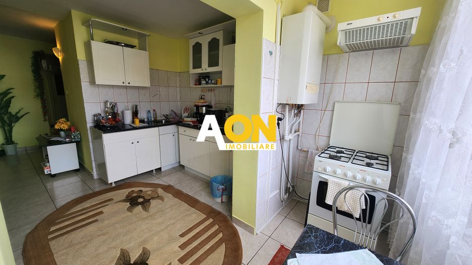 De vanzare apartament 3 camere, zona Cetate - Poză 6