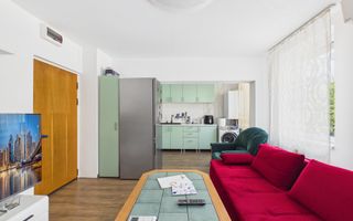 Casa cu 8 camere de vanzare | rezidential si comercial | Nerva Traian - Poză 5