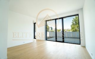 Stațiunea Mamaia - Vânzare apartament cu 2 camere cu terasa, primul rând la mare - Poză 3