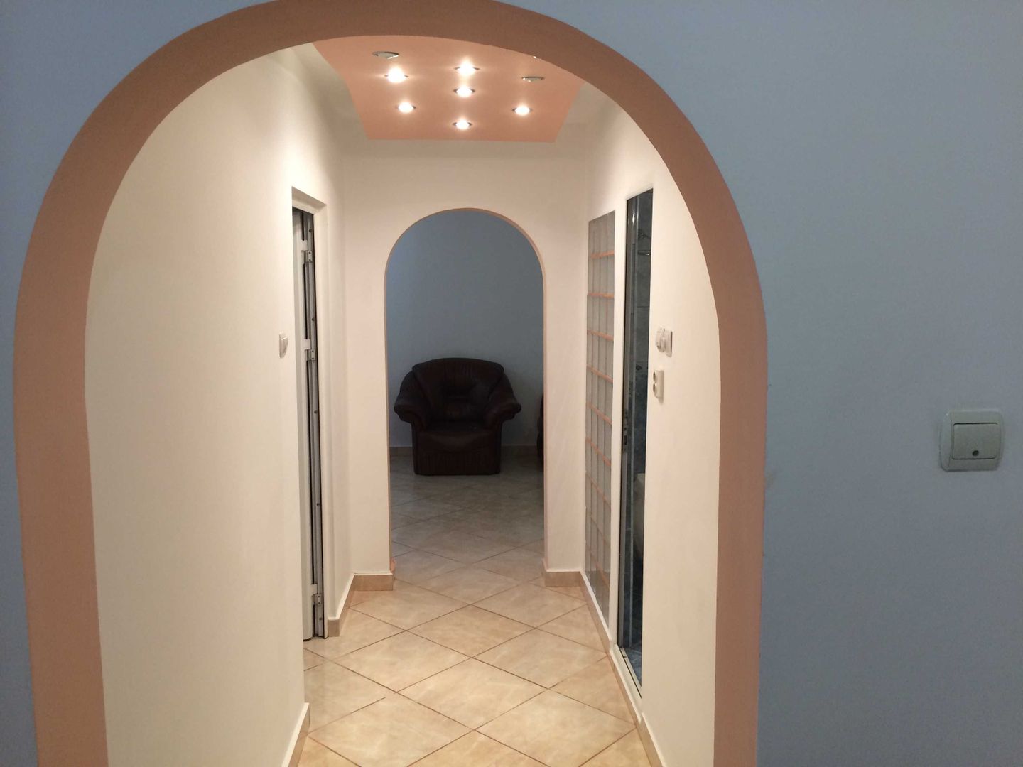 Închiriez apartament 2 camere – 8 min de metrou Dristor - Poză 1