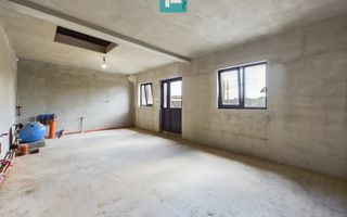 Casă la gri în Livada - Poză 14