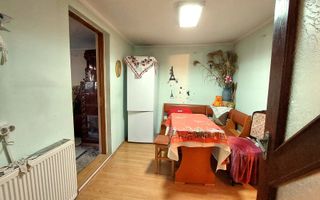 Vanzare casa 6 camere, 3 bai, 3 bucatarii, 2 centrale,  curte individu - Poză 16