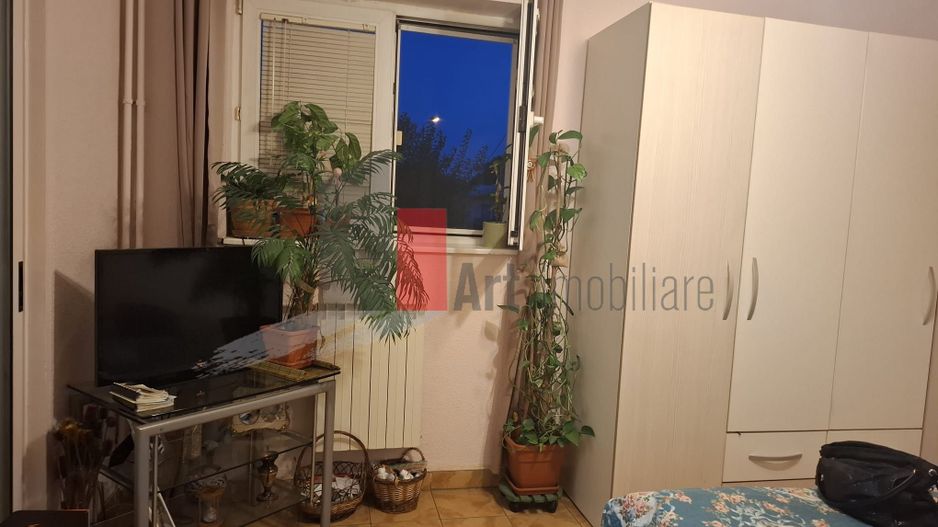 Apartament in vila Grivita-Basarab, 1500 EURO/MP UTIL,  LOC DE PARCARE - Poză 3