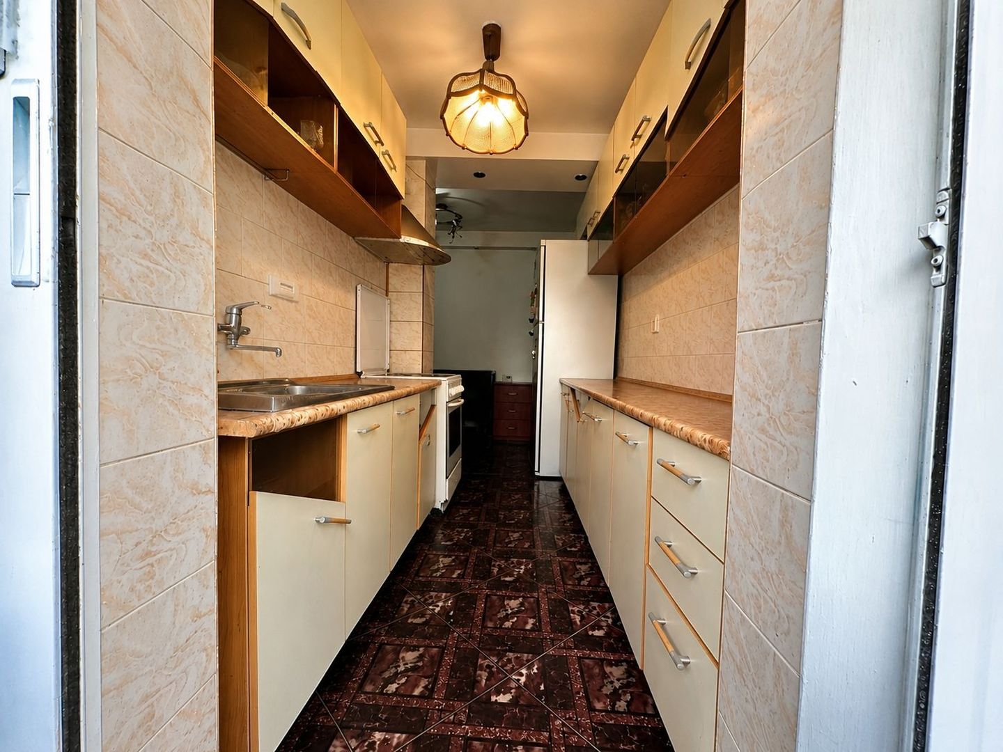 Apartament 3 camere spatios de vanzare în zona - Tractorul - Poză 7