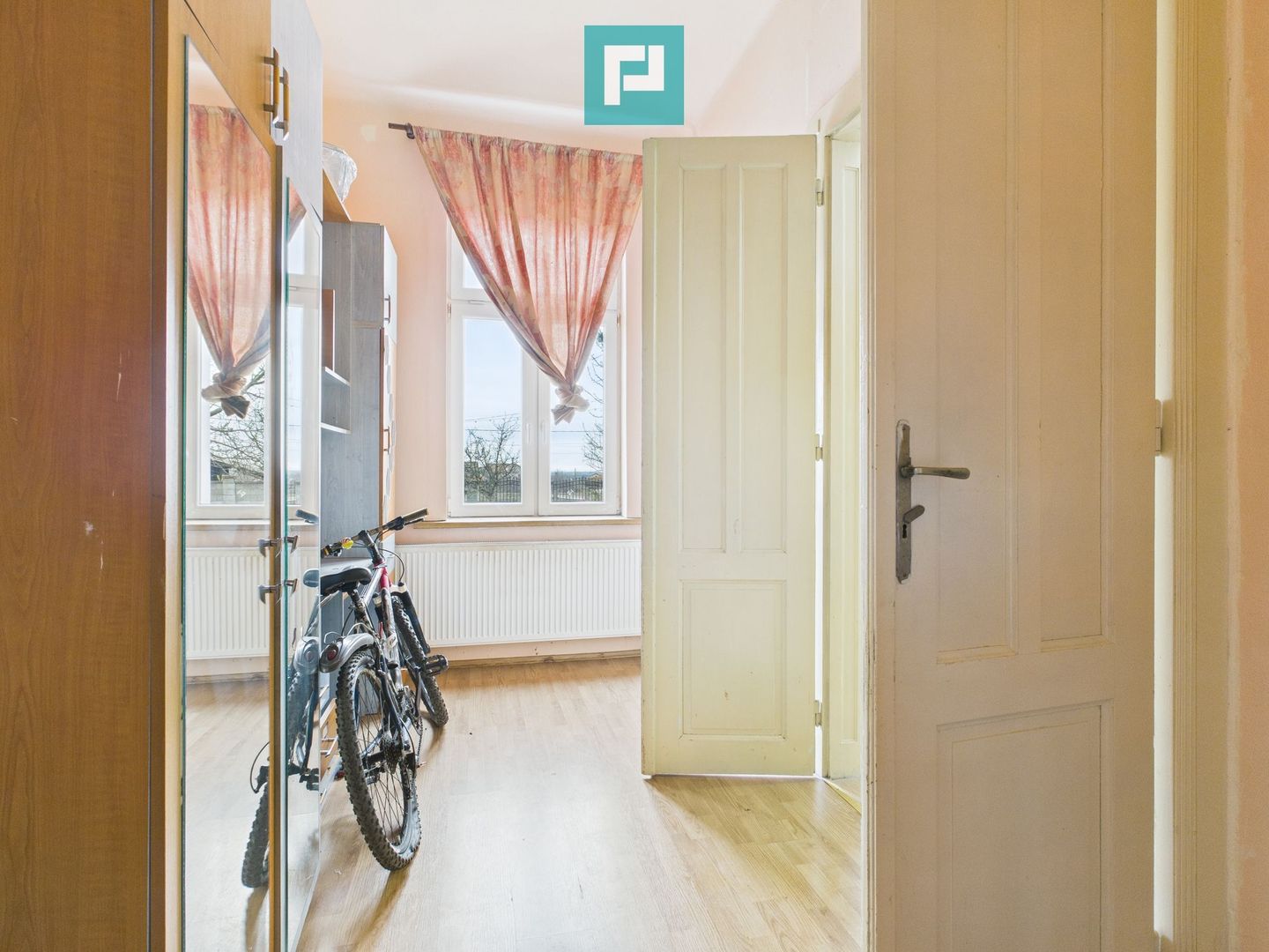 CONAC IMPRESIONANT ÎN GHIOROC - Poză 36