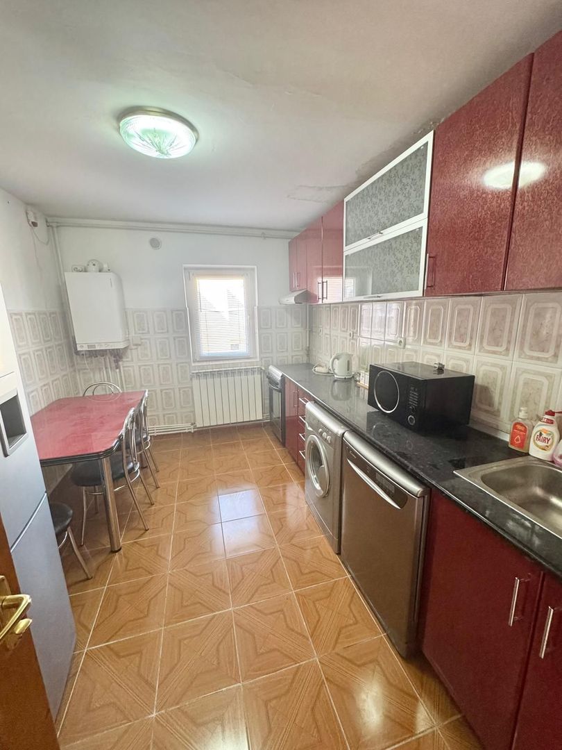 Apartament 3 camere de vânzare – Decebal - Poză 1