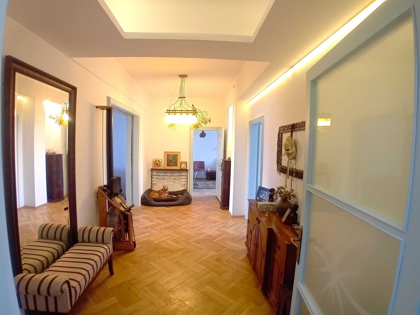 Ultracentral Apartament 4-5 Camere 176 mp Strada Negustori nr.14 - Poză 2