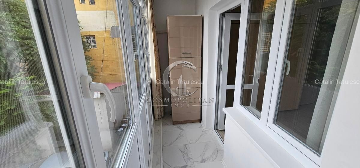 Apartament cu 2 camere ultracentral etaj 1 renovat mobilat utilat - Poză 3