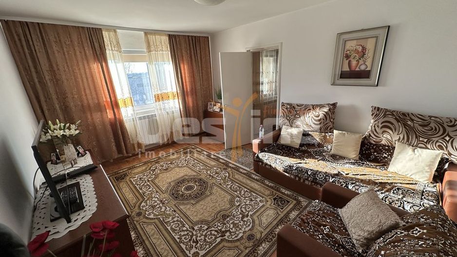 Apartament cu 3 camere de vânzare – Zona Casa de Cultură, Constanța - Poză 1