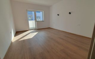 Apartament  4 camere de vanzare . - Poză 7
