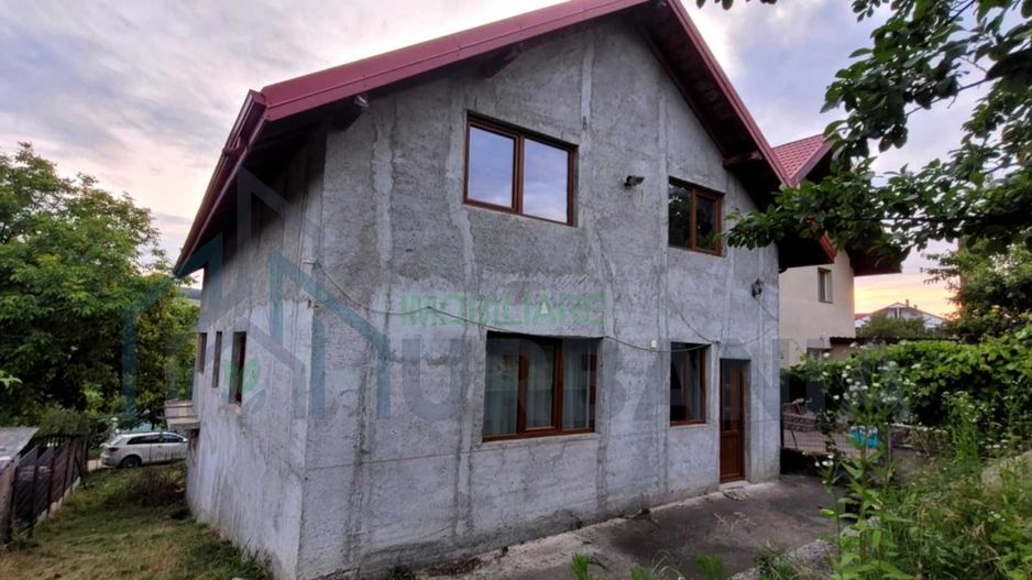 Casă de vânzare în satul Cârlig, comuna Popricani, județul Iași – 240 mp, 3 camere, 135.000 EUR - Poză 1