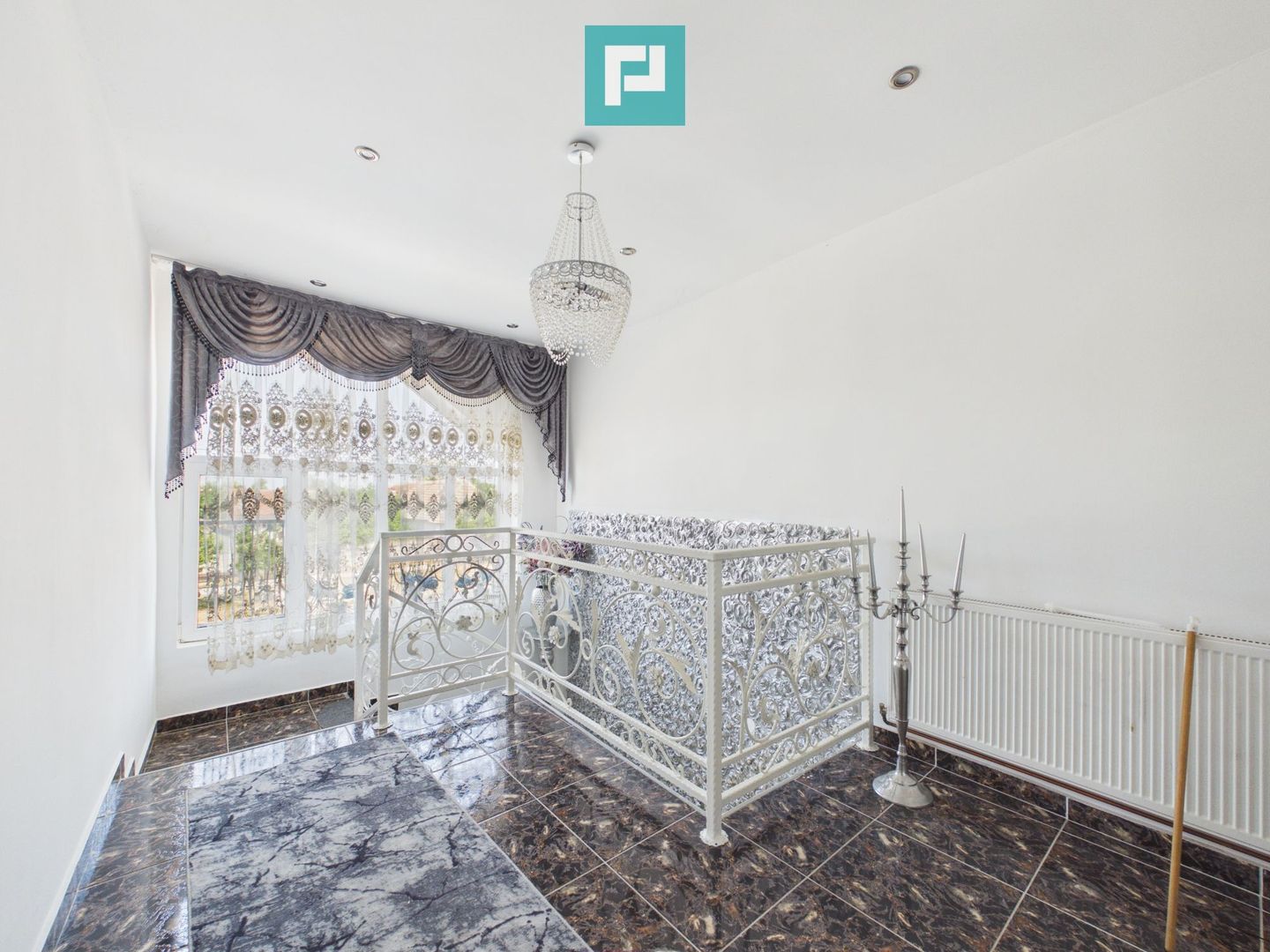 Casă de vânzare în Vânători jud. Arad - Poză 3