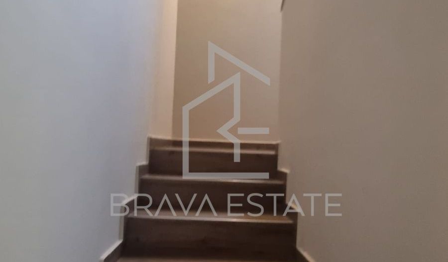 Casa individuală, 139mp,2 niveluri,balcon, parcare, semifinisata, Dezmir - Poză 19
