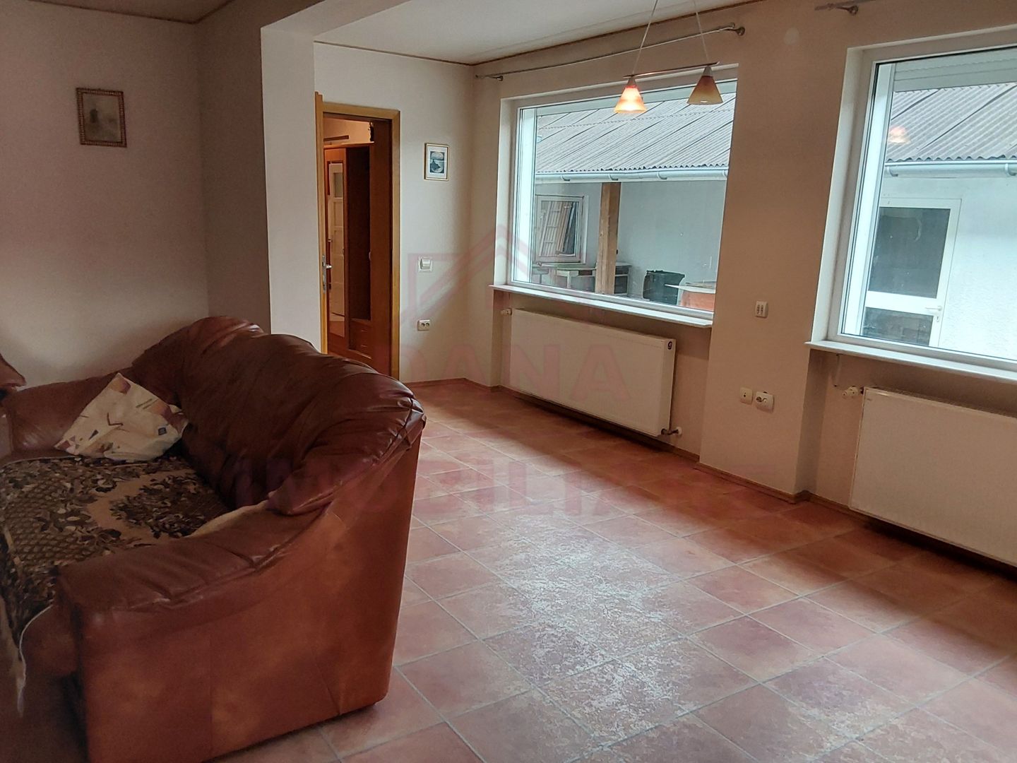 CASĂ P+E, 360 MP, 5 CAMERE\ OȚELU-ROȘU\ZONA GAI - Poză 3