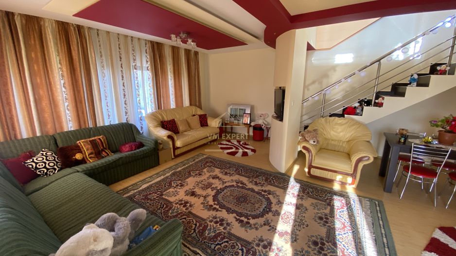 VILA P+1, 4 CAMERE, 108 MP + CASA BATRANEASCA, TEREN 1035 MP - Poză 2