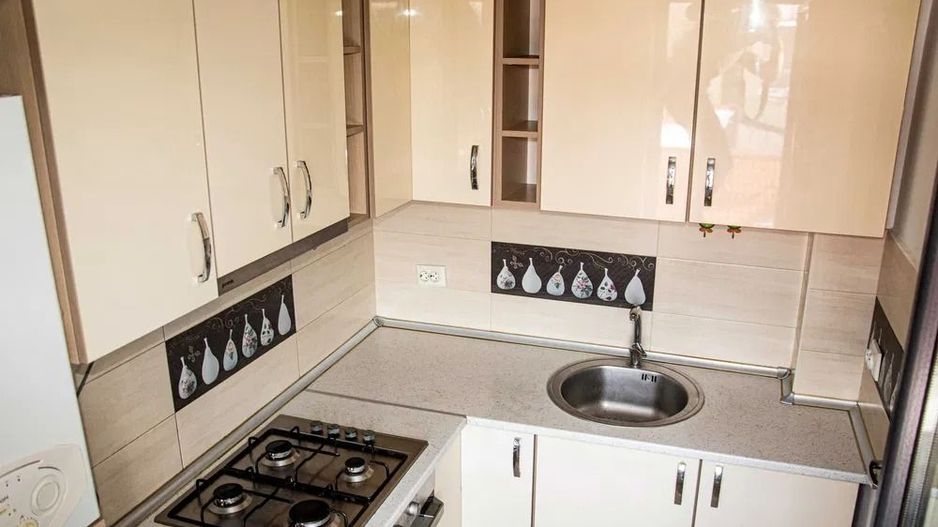 GARSONIERA GORJULUI, BLOC NOU, CENTRALA, BUCATARIE INCHISA, METROU - Poză 3