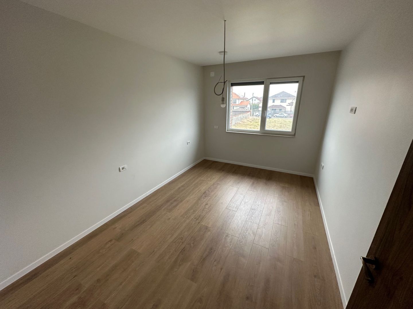 Duplex deosebit cu garaj și subsol - Poză 23