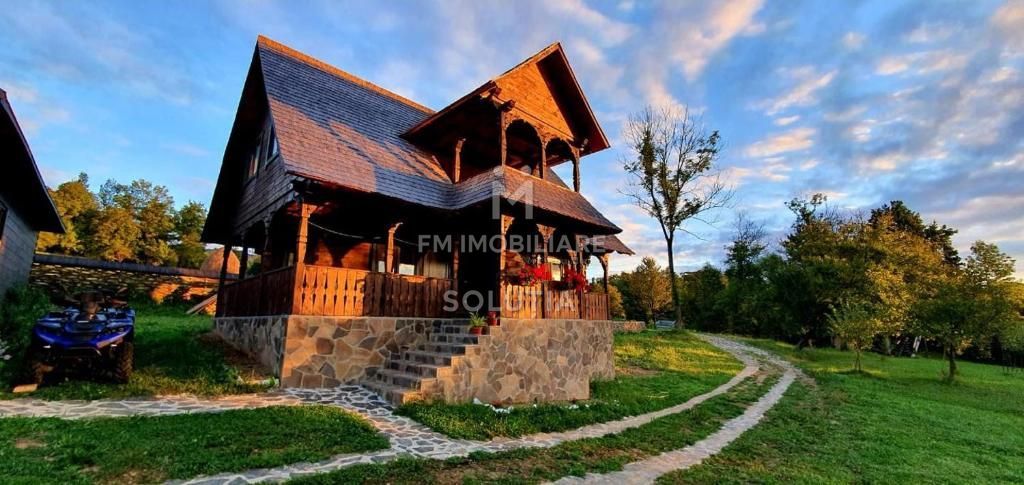 Pensiune agroturistică: 3 case tradiționale + teren în Desești - Poză 3