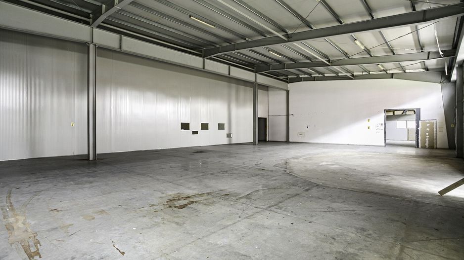 Hala industriala de inchiriat în Arad, 2.744 m², acces TIR și auto - Poză 9