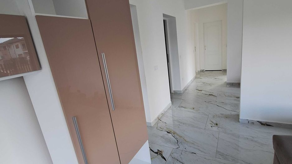 Casa individuala cu 3 camere, 600 mp teren, Kaufland- Cetate - Poză 9
