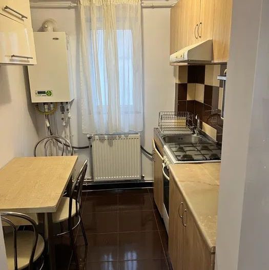 Aapratemt 3 camere si loc de paracare- et.3- 400euro-Mircea cel Batran - Poză 7